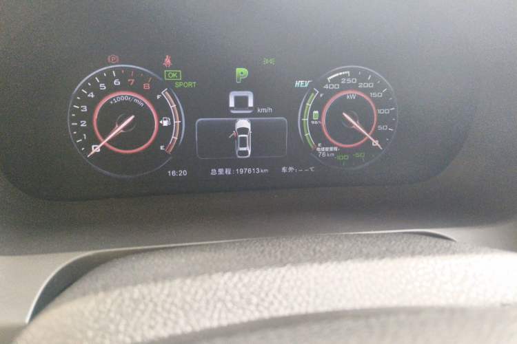 Used BYD Tang New Energy 2015 2.0T Four-Wheel-Drive Flagship Model Odometer Close Up