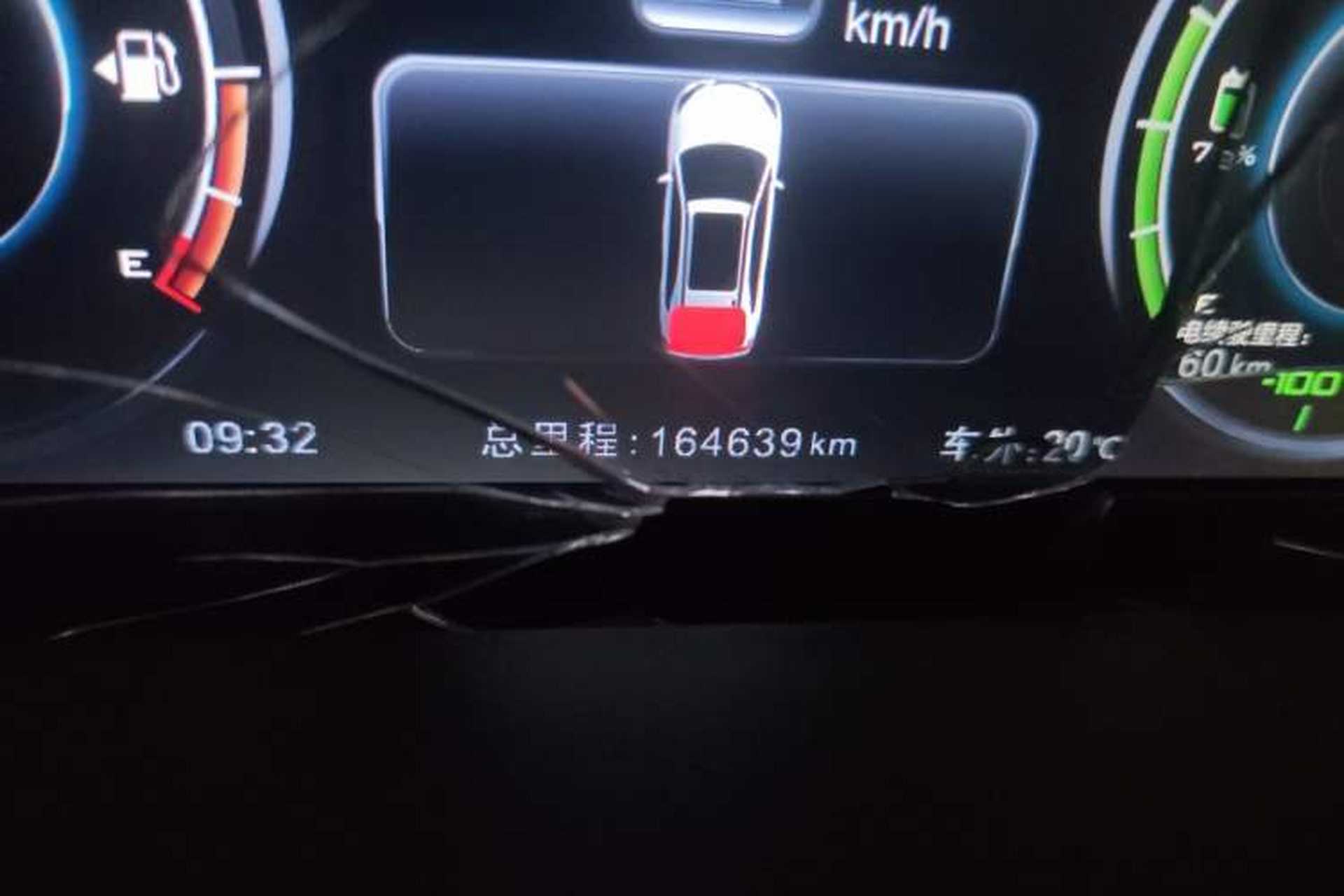 Used BYD Tang New Energy 2015 2.0T Four-Wheel-Drive Flagship Model Odometer Close Up