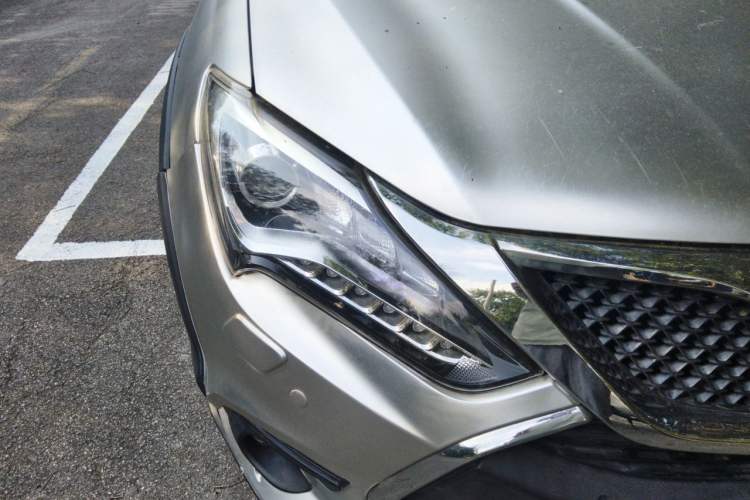 Used BYD Tang New Energy 2015 2.0T Four-Wheel-Drive Flagship Model Right Front Headlight