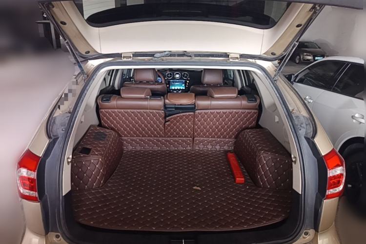 Used BYD Tang New Energy 2015 2.0T Four-Wheel-Drive Flagship Model Trunk