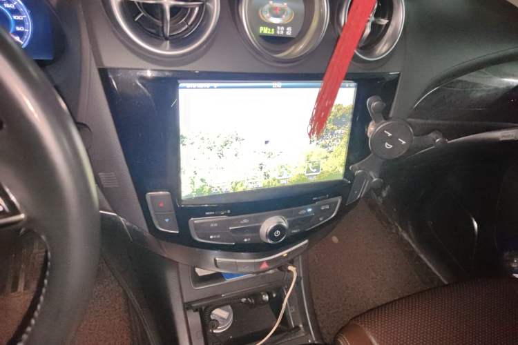 Used BYD Tang New Energy 2015 2.0T Four-Wheel-Drive Flagship Model Audio And AC Panel