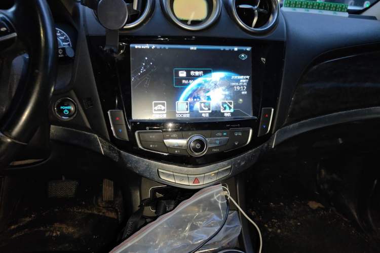Used BYD Tang New Energy 2015 2.0T Four-Wheel-Drive Flagship Model Audio And AC Panel