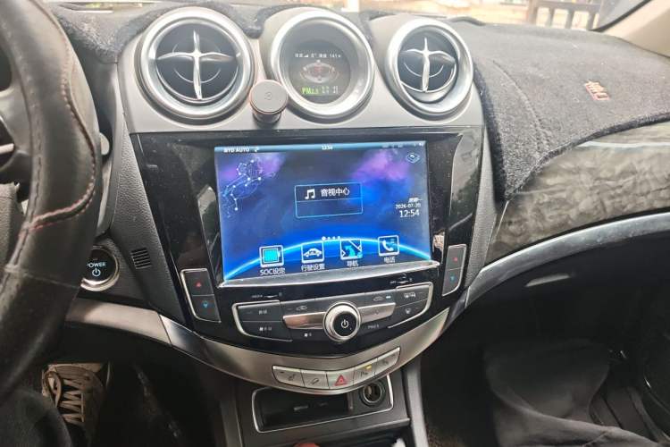 Used BYD Tang New Energy 2015 2.0T Four-Wheel-Drive Flagship Model Audio And AC Panel