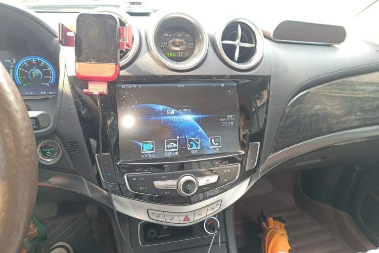 Used BYD Tang New Energy 2015 2.0T Four-Wheel-Drive Flagship Model Audio And AC Panel