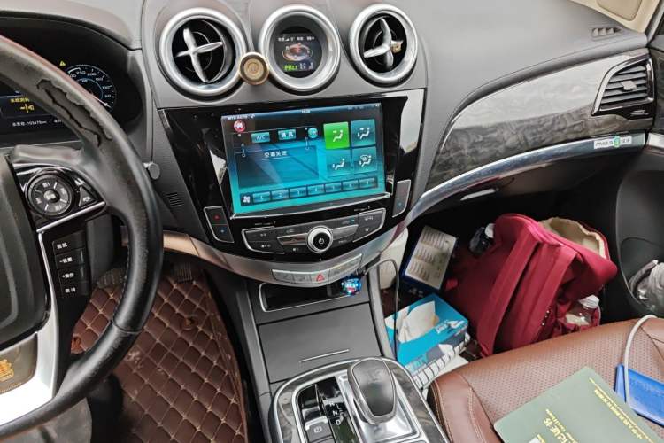 Used BYD Tang New Energy 2015 2.0T Four-Wheel-Drive Flagship Model Audio And AC Panel