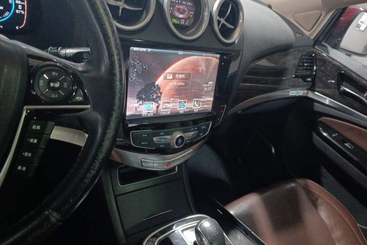 Used BYD Tang New Energy 2015 2.0T Four-Wheel-Drive Flagship Model Audio And AC Panel