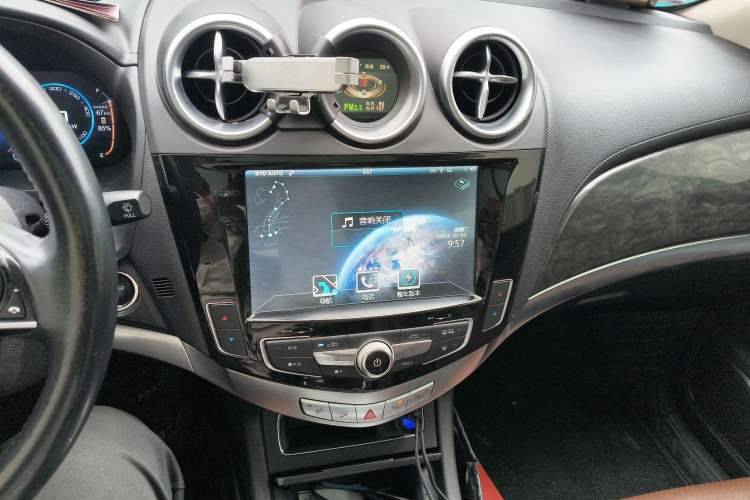 Used BYD Tang New Energy 2015 2.0T Four-Wheel-Drive Flagship Model Audio And AC Panel