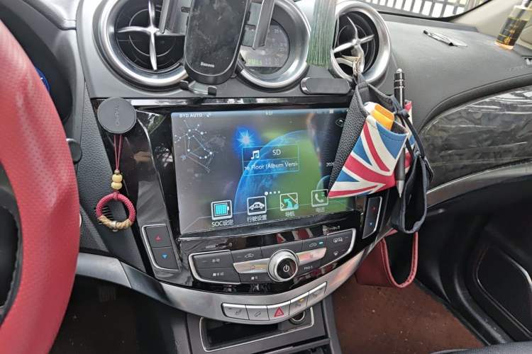Used BYD Tang New Energy 2015 2.0T Four-Wheel-Drive Flagship Model Audio And AC Panel
