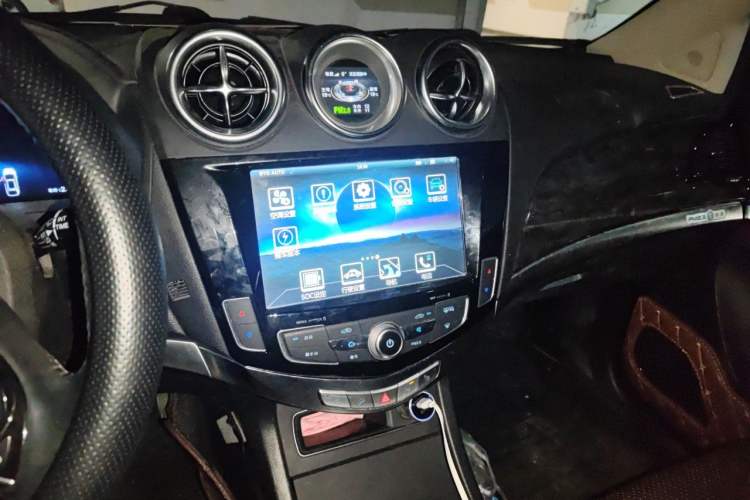 Used BYD Tang New Energy 2015 2.0T Four-Wheel-Drive Flagship Model Audio And AC Panel
