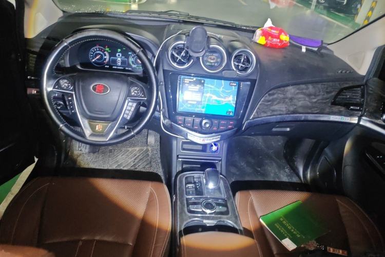 Used BYD Tang New Energy 2015 2.0T Four-Wheel-Drive Flagship Model Center Console