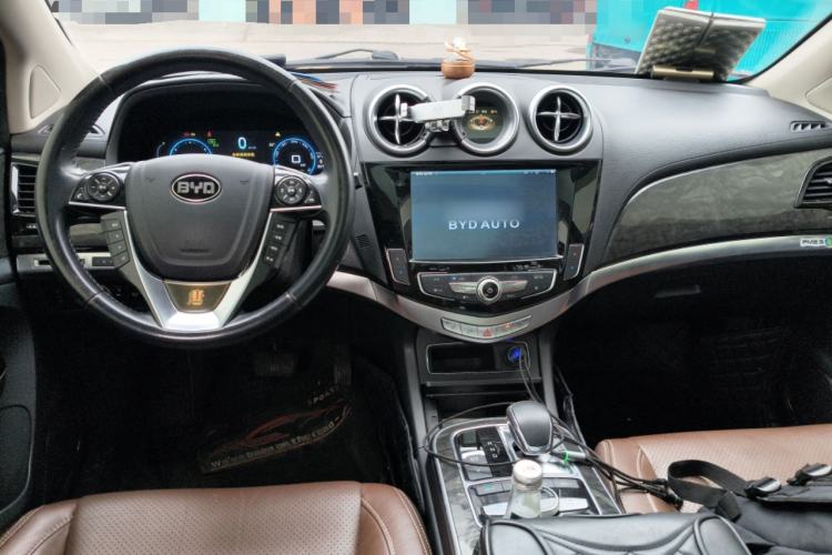 Used BYD Tang New Energy 2015 2.0T Four-Wheel-Drive Flagship Model Center Console