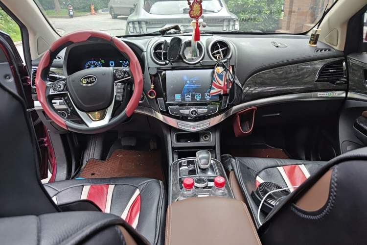 Used BYD Tang New Energy 2015 2.0T Four-Wheel-Drive Flagship Model Center Console