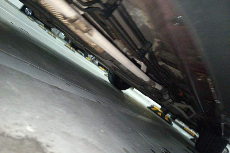 Used BYD Tang New Energy 2015 2.0T Four-Wheel-Drive Flagship Model Chassis Front Left