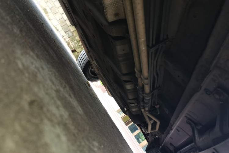 Used BYD Tang New Energy 2015 2.0T Four-Wheel-Drive Flagship Model Chassis Front Left