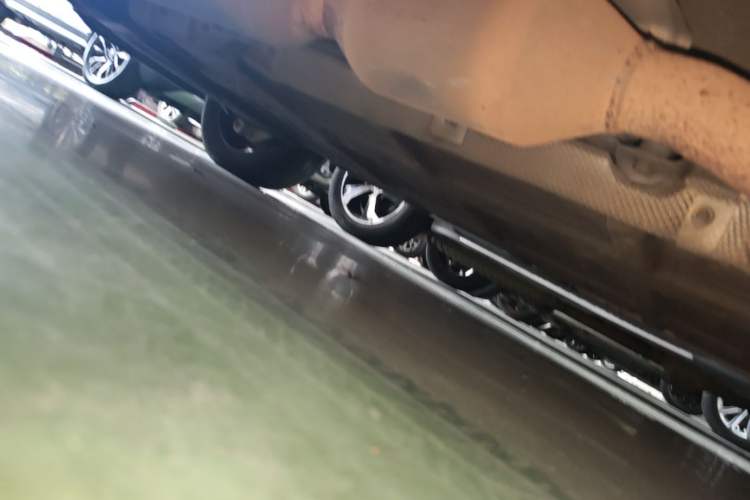 Used BYD Tang New Energy 2015 2.0T Four-Wheel-Drive Flagship Model Chassis Front Right