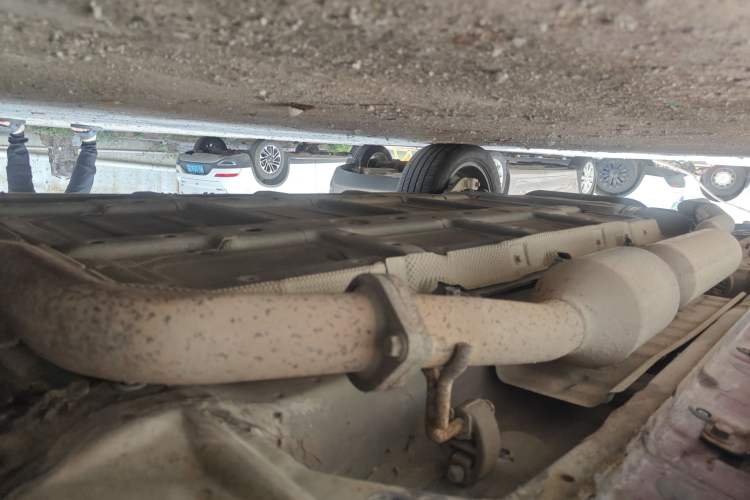 Used BYD Tang New Energy 2015 2.0T Four-Wheel-Drive Flagship Model Chassis Front Right
