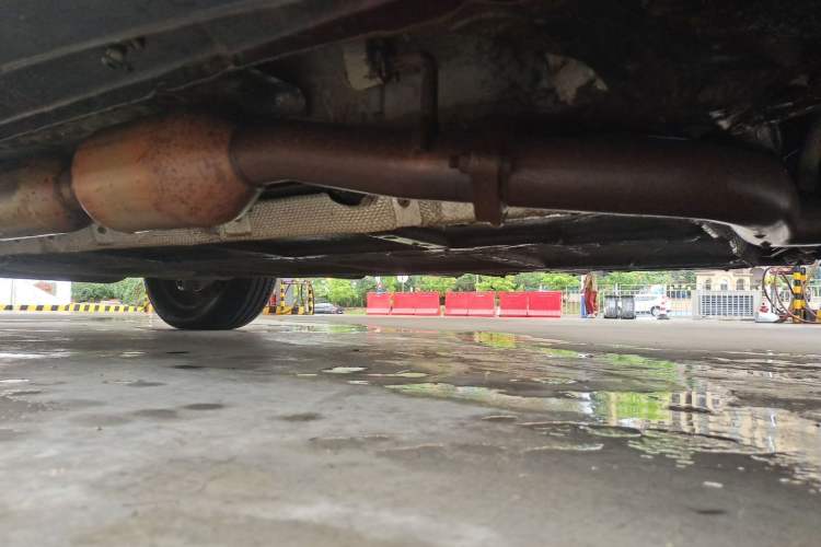 Used BYD Tang New Energy 2015 2.0T Four-Wheel-Drive Flagship Model Chassis Front Right