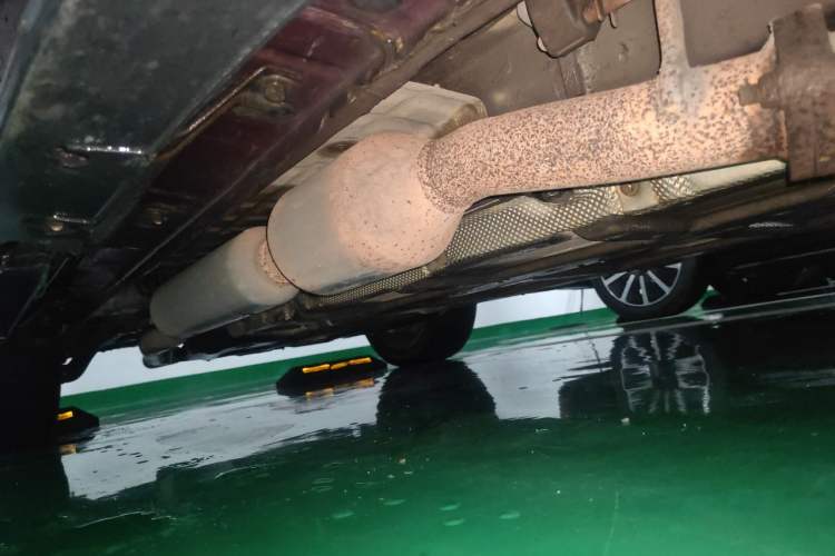 Used BYD Tang New Energy 2015 2.0T Four-Wheel-Drive Flagship Model Chassis Front Right