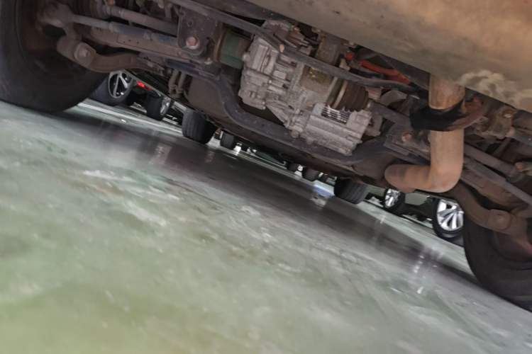 Used BYD Tang New Energy 2015 2.0T Four-Wheel-Drive Flagship Model Chassis Rear
