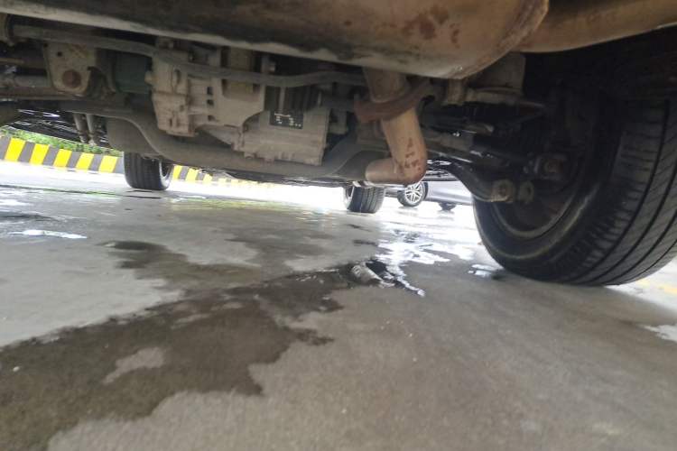 Used BYD Tang New Energy 2015 2.0T Four-Wheel-Drive Flagship Model Chassis Rear