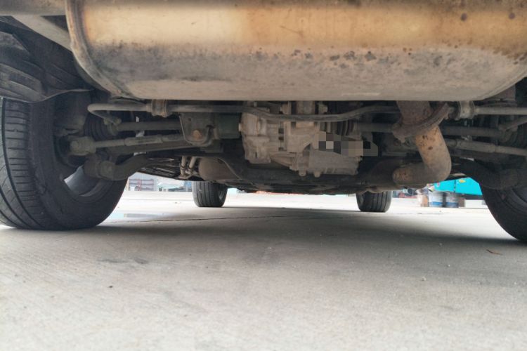 Used BYD Tang New Energy 2015 2.0T Four-Wheel-Drive Flagship Model Chassis Rear