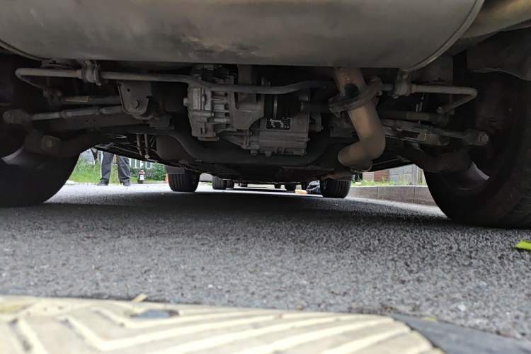 Used BYD Tang New Energy 2015 2.0T Four-Wheel-Drive Flagship Model Chassis Rear