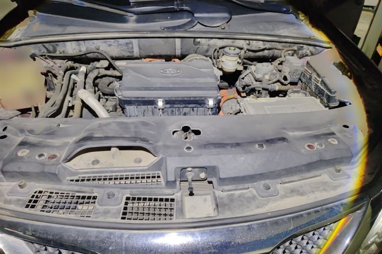 Used BYD Tang New Energy 2015 2.0T Four-Wheel-Drive Flagship Model Engine Bay