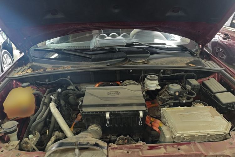 Used BYD Tang New Energy 2015 2.0T Four-Wheel-Drive Flagship Model Engine Bay
