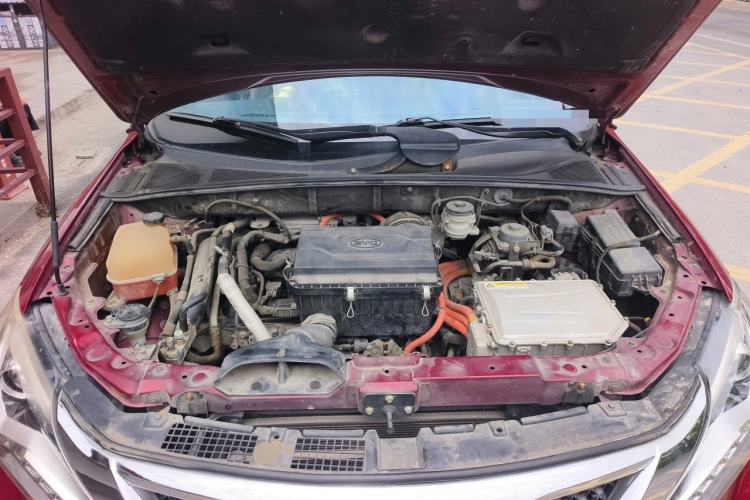 Used BYD Tang New Energy 2015 2.0T Four-Wheel-Drive Flagship Model Engine Bay