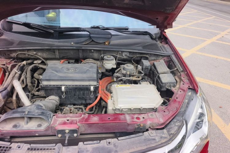 Used BYD Tang New Energy 2015 2.0T Four-Wheel-Drive Flagship Model Engine Bay Left