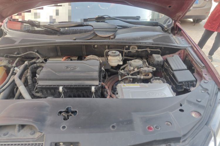 Used BYD Tang New Energy 2015 2.0T Four-Wheel-Drive Flagship Model Engine Bay Left