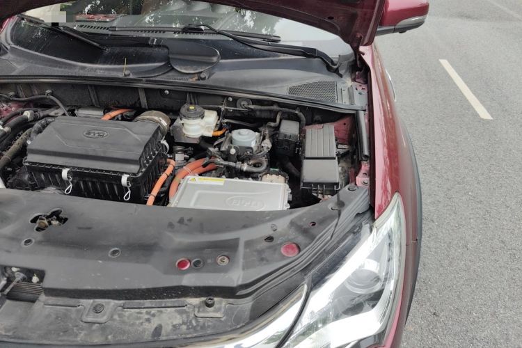Used BYD Tang New Energy 2015 2.0T Four-Wheel-Drive Flagship Model Engine Bay Left