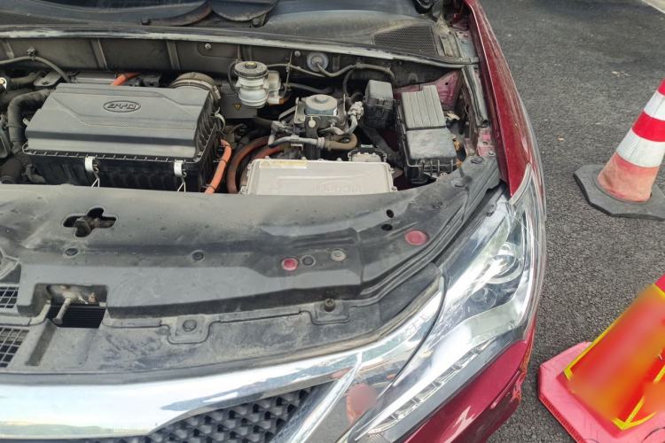 Used BYD Tang New Energy 2015 2.0T Four-Wheel-Drive Flagship Model Engine Bay Left