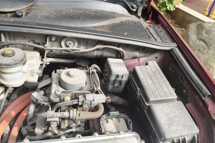 Used BYD Tang New Energy 2015 2.0T Four-Wheel-Drive Flagship Model Engine Bay Left