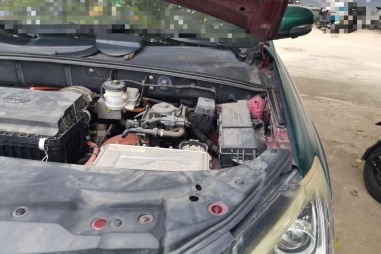 Used BYD Tang New Energy 2015 2.0T Four-Wheel-Drive Flagship Model Engine Bay Left