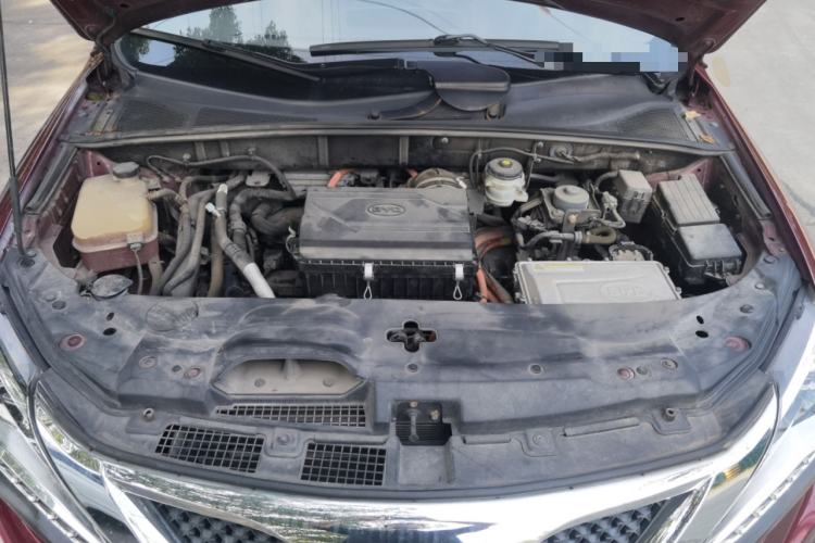 Used BYD Tang New Energy 2015 2.0T Four-Wheel-Drive Flagship Model Engine Bay