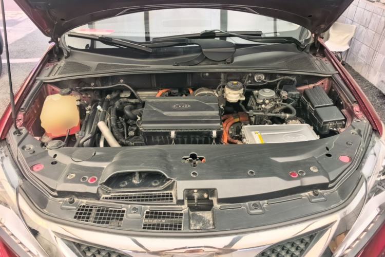 Used BYD Tang New Energy 2015 2.0T Four-Wheel-Drive Flagship Model Engine Bay