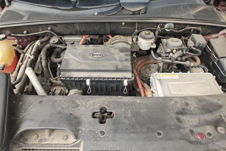 Used BYD Tang New Energy 2015 2.0T Four-Wheel-Drive Flagship Model Engine Bay