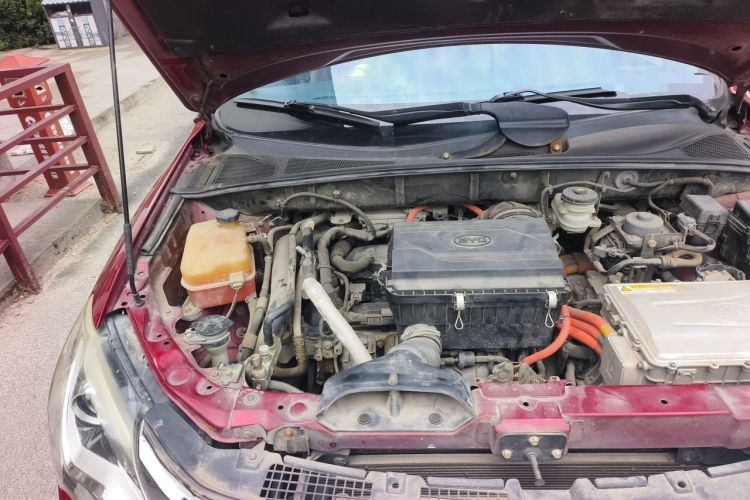 Used BYD Tang New Energy 2015 2.0T Four-Wheel-Drive Flagship Model Engine Bay Right