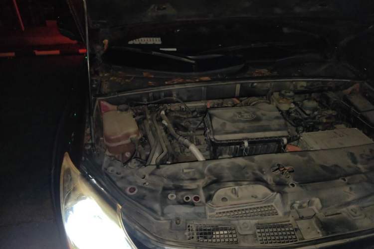 Used BYD Tang New Energy 2015 2.0T Four-Wheel-Drive Flagship Model Engine Bay Right