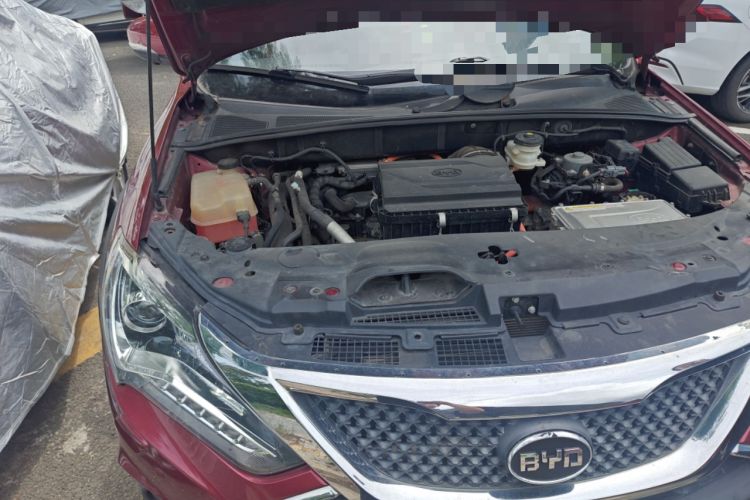 Used BYD Tang New Energy 2015 2.0T Four-Wheel-Drive Flagship Model Engine Bay Right