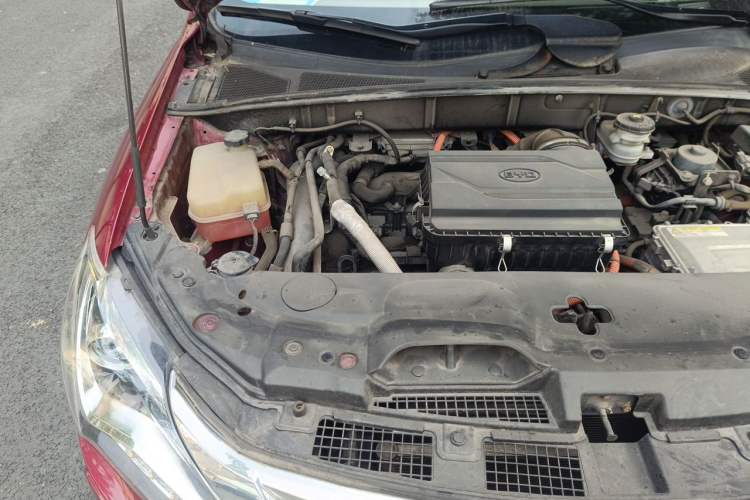 Used BYD Tang New Energy 2015 2.0T Four-Wheel-Drive Flagship Model Engine Bay Right