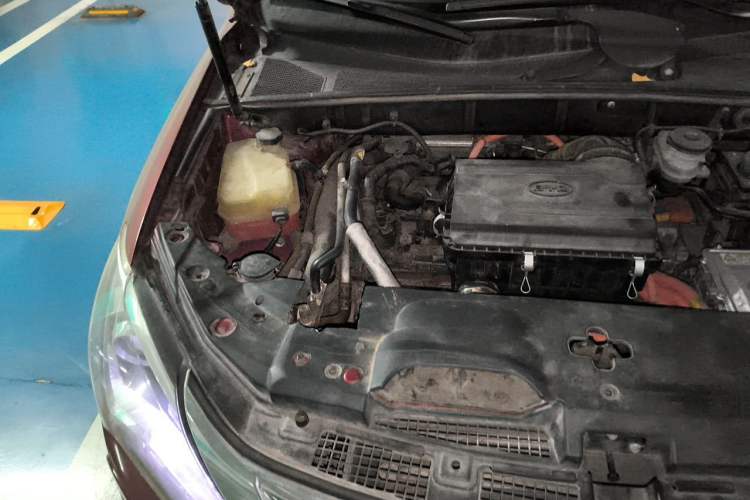 Used BYD Tang New Energy 2015 2.0T Four-Wheel-Drive Flagship Model Engine Bay Right