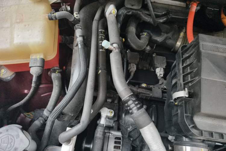 Used BYD Tang New Energy 2015 2.0T Four-Wheel-Drive Flagship Model Engine Bay Right