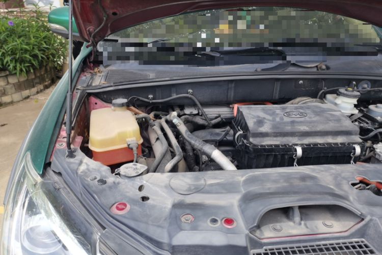 Used BYD Tang New Energy 2015 2.0T Four-Wheel-Drive Flagship Model Engine Bay Right