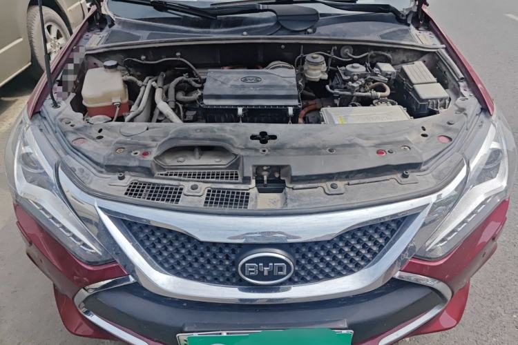 Used BYD Tang New Energy 2015 2.0T Four-Wheel-Drive Flagship Model Engine Bay