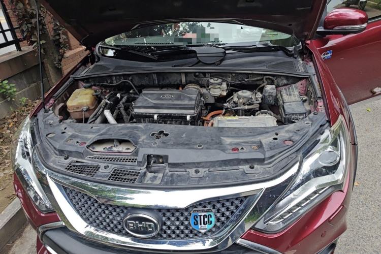 Used BYD Tang New Energy 2015 2.0T Four-Wheel-Drive Flagship Model Engine Bay