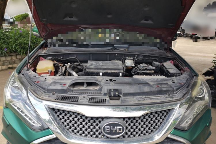 Used BYD Tang New Energy 2015 2.0T Four-Wheel-Drive Flagship Model Engine Bay
