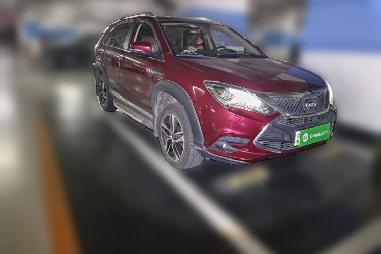 Used BYD Tang New Energy 2015 2.0T Four-Wheel-Drive Flagship Model Front Right 45 Deg