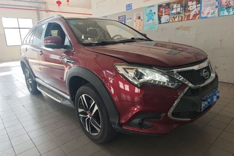 Used BYD Tang New Energy 2015 2.0T Four-Wheel-Drive Flagship Model Front Right 45 Deg